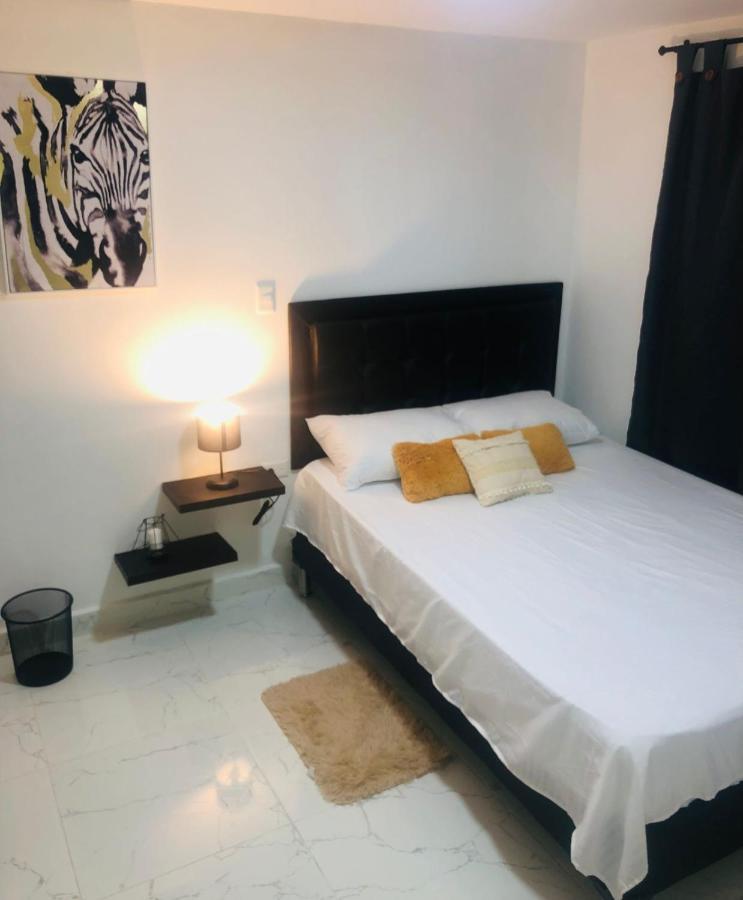 Habitacion Privada Hostel 790 เมเดยิน ภายนอก รูปภาพ