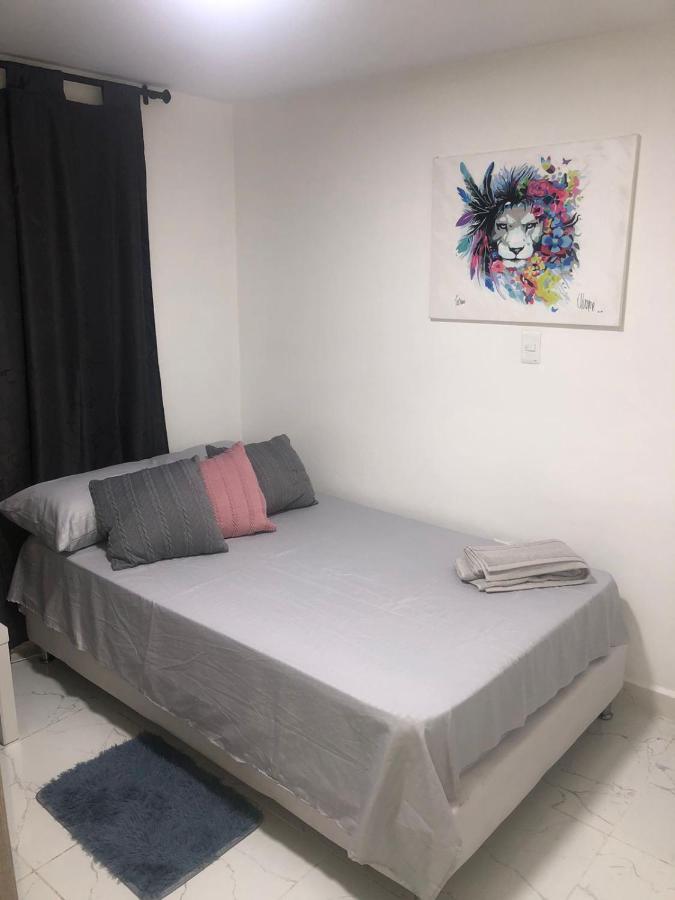 Habitacion Privada Hostel 790 เมเดยิน ภายนอก รูปภาพ