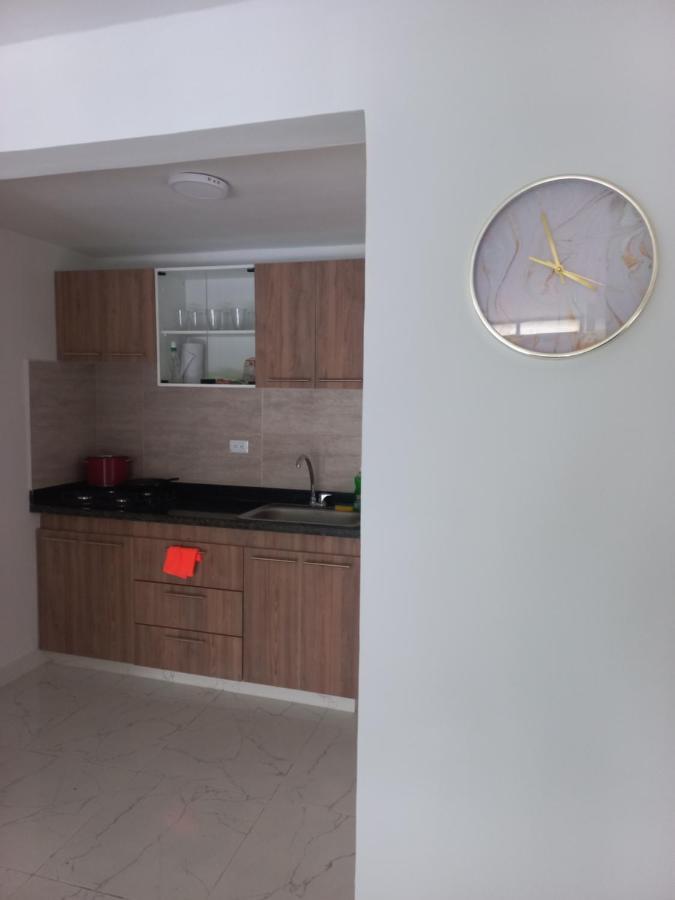 Habitacion Privada Hostel 790 เมเดยิน ภายนอก รูปภาพ